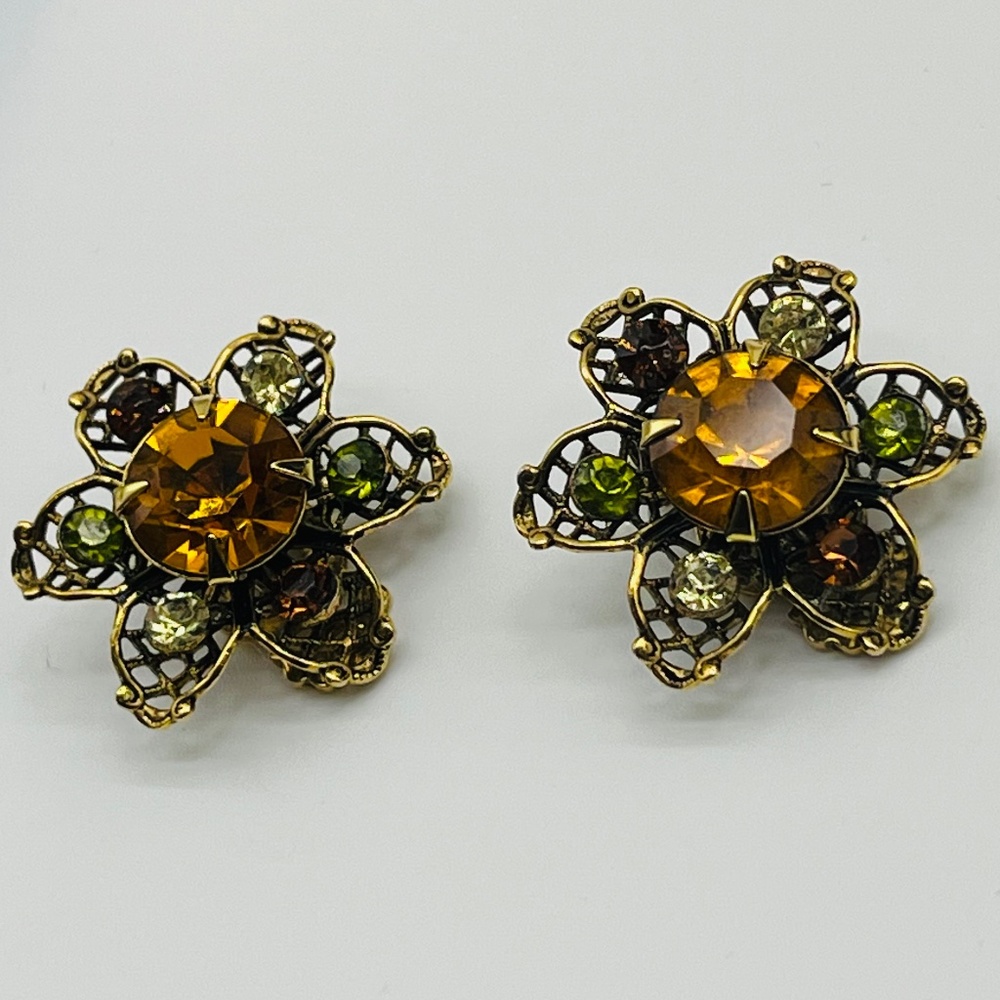 Vintage,Filigree , Flower Rhinestone clip Earrings